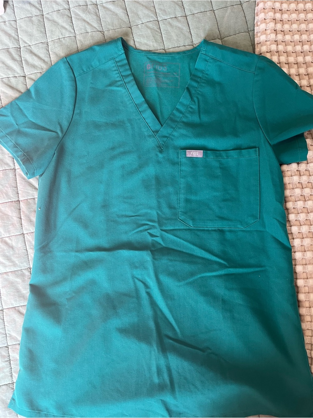 FIGS Catarina One-Pocket Scrub Top